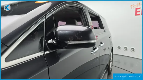 KIA CARNIVAL 9-SEATER NOBLESSE