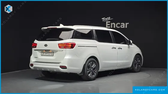 KIA CARNIVAL 9-SEATER LUXURY