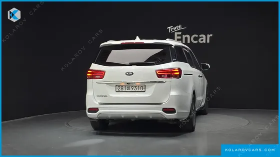 KIA CARNIVAL 9-SEATER LUXURY