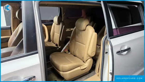 KIA CARNIVAL 9-SEATER LUXURY