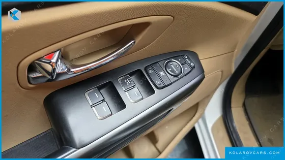 KIA CARNIVAL 9-SEATER LUXURY