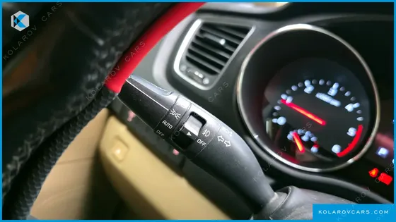 KIA CARNIVAL 9-SEATER LUXURY
