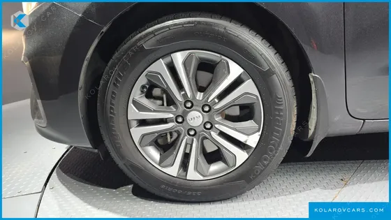 KIA CARNIVAL 9-SEATER LUXURY