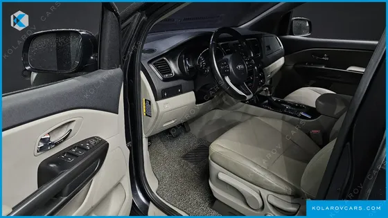 KIA CARNIVAL 9-SEATER LUXURY