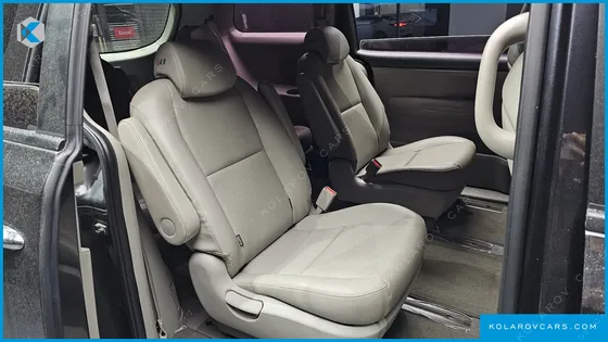 KIA CARNIVAL 9-SEATER LUXURY