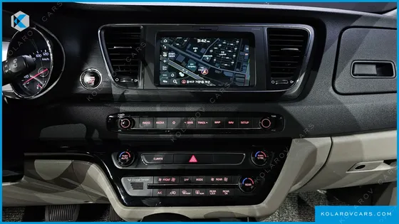 KIA CARNIVAL 9-SEATER LUXURY