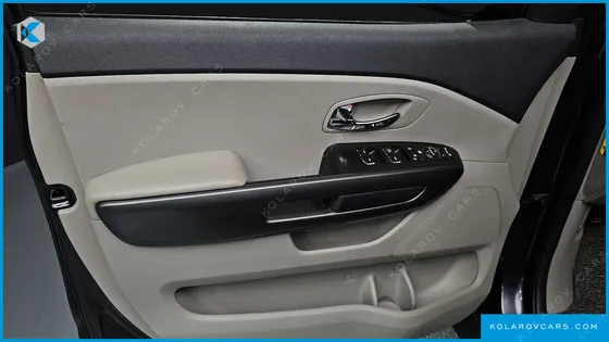 KIA CARNIVAL 9-SEATER LUXURY