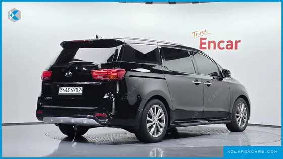 KIA CARNIVAL GASOLINE 9-SEATER NOBLESSE SPECIAL