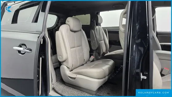 KIA CARNIVAL GASOLINE 9-SEATER NOBLESSE SPECIAL