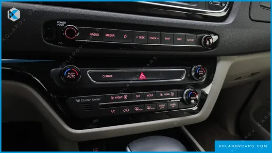 KIA CARNIVAL GASOLINE 9-SEATER NOBLESSE SPECIAL