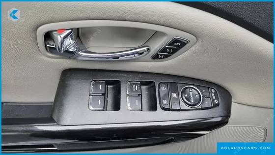 KIA CARNIVAL GASOLINE 9-SEATER NOBLESSE SPECIAL