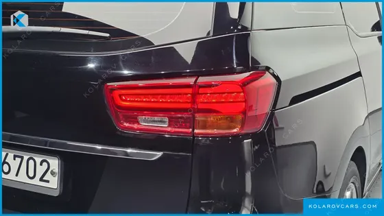 KIA CARNIVAL GASOLINE 9-SEATER NOBLESSE SPECIAL