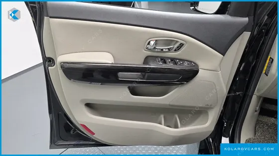 KIA CARNIVAL GASOLINE 9-SEATER NOBLESSE SPECIAL