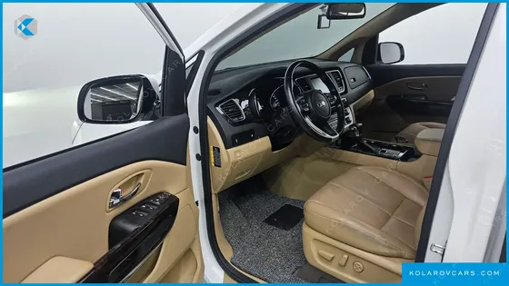 KIA CARNIVAL 9-SEATER NOBLESSE