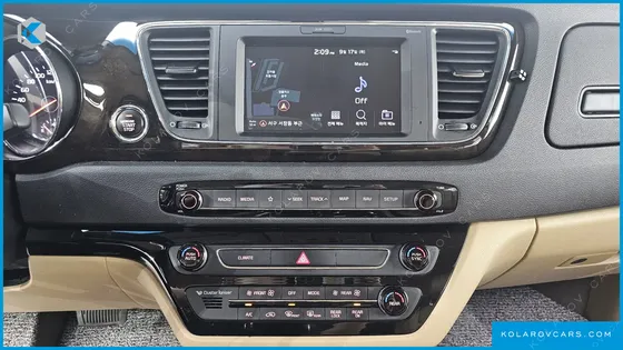 KIA CARNIVAL 9-SEATER NOBLESSE