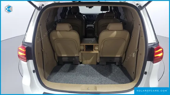 KIA CARNIVAL 9-SEATER NOBLESSE