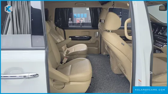 KIA CARNIVAL 9-SEATER HI-LIMOUSINE