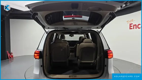KIA CARNIVAL 9-SEATER HI-LIMOUSINE