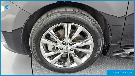 KIA CARNIVAL 9-SEATER NOBLESSE SPECIAL