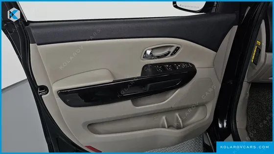 KIA CARNIVAL 9-SEATER NOBLESSE SPECIAL