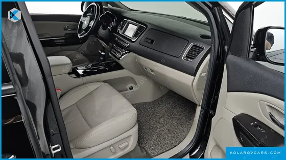 KIA CARNIVAL 9-SEATER NOBLESSE SPECIAL