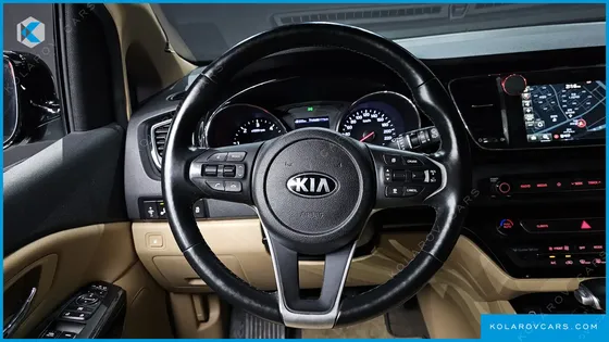KIA CARNIVAL 9-SEATER HI-LIMOUSINE
