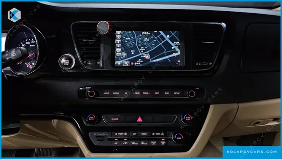 KIA CARNIVAL 9-SEATER HI-LIMOUSINE