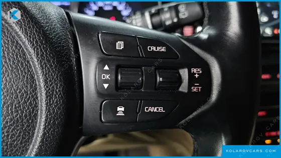 KIA CARNIVAL 9-SEATER HI-LIMOUSINE