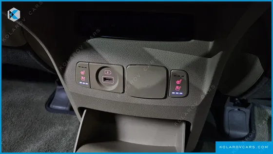 KIA CARNIVAL 9-SEATER HI-LIMOUSINE