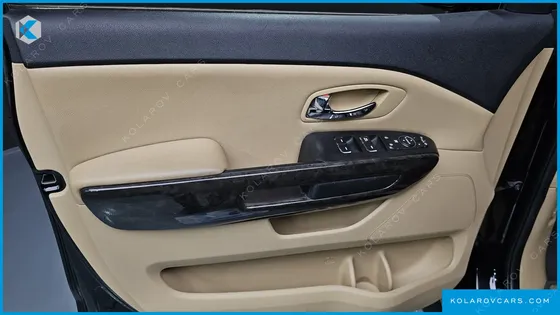 KIA CARNIVAL 9-SEATER HI-LIMOUSINE