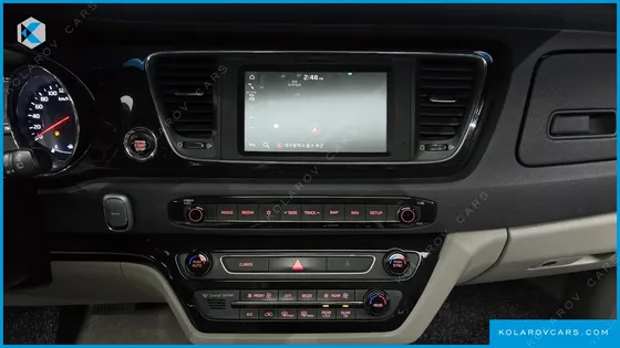 KIA CARNIVAL GASOLINE 9-SEATER NOBLESSE SPECIAL