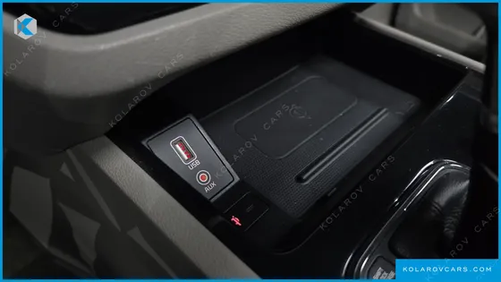 KIA CARNIVAL GASOLINE 9-SEATER NOBLESSE SPECIAL