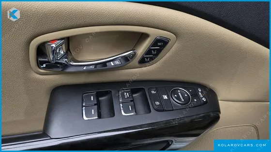 KIA CARNIVAL GASOLINE 9-SEATER HI-LIMOUSINE
