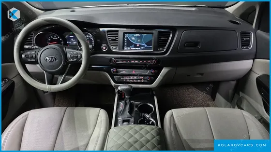 KIA CARNIVAL GASOLINE 7-SEATER LIMOUSINE
