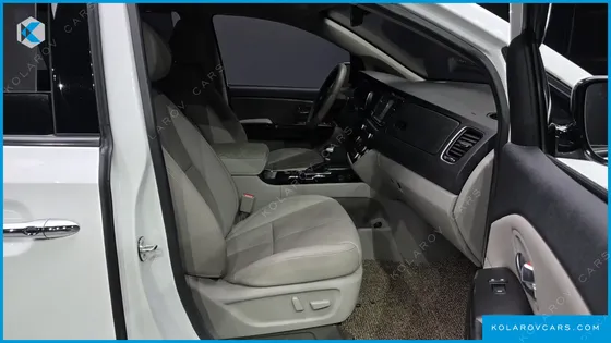 KIA CARNIVAL GASOLINE 7-SEATER LIMOUSINE