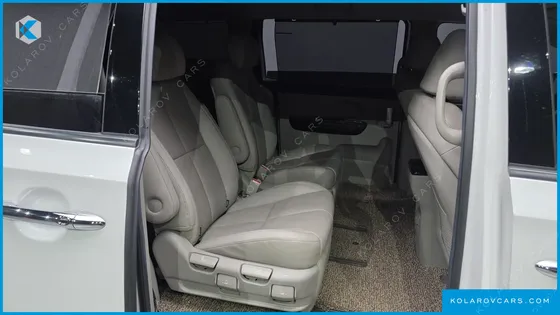 KIA CARNIVAL GASOLINE 7-SEATER LIMOUSINE