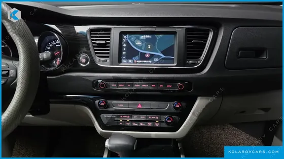 KIA CARNIVAL GASOLINE 7-SEATER LIMOUSINE