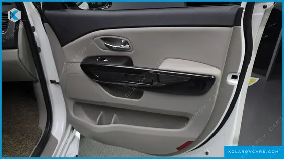 KIA CARNIVAL GASOLINE 7-SEATER LIMOUSINE
