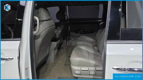 KIA CARNIVAL GASOLINE 7-SEATER LIMOUSINE