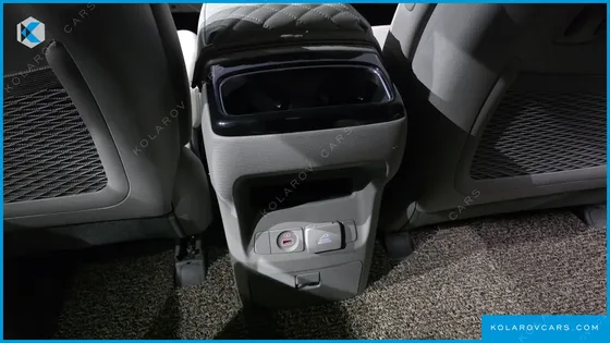KIA CARNIVAL GASOLINE 7-SEATER LIMOUSINE