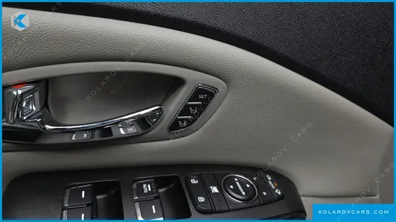 KIA CARNIVAL GASOLINE 7-SEATER LIMOUSINE