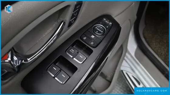 KIA CARNIVAL GASOLINE 7-SEATER LIMOUSINE