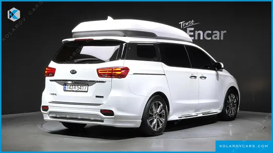 KIA CARNIVAL 9-SEATER HI-LIMOUSINE