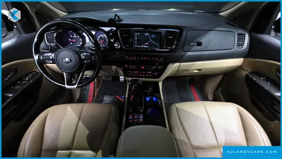 KIA CARNIVAL 9-SEATER HI-LIMOUSINE