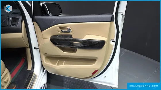 KIA CARNIVAL 9-SEATER HI-LIMOUSINE