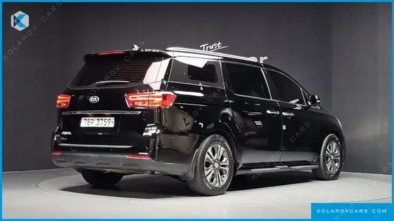 KIA CARNIVAL 11-SEATER PRESTIGE
