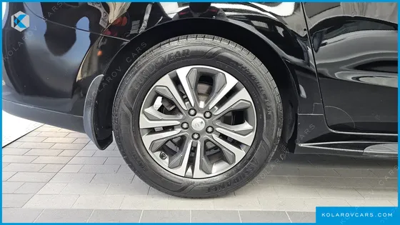 KIA CARNIVAL 11-SEATER PRESTIGE