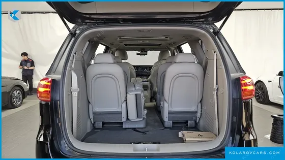 KIA CARNIVAL 11-SEATER PRESTIGE