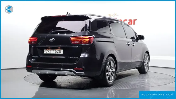 KIA CARNIVAL 7-SEATER LIMOUSINE