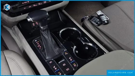 KIA CARNIVAL 7-SEATER LIMOUSINE